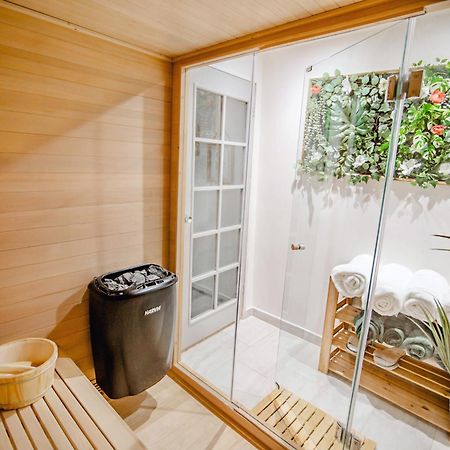 Modern Central Luxury Home With Hot Tub Sauna 11Ppl Sheffield Bagian luar foto