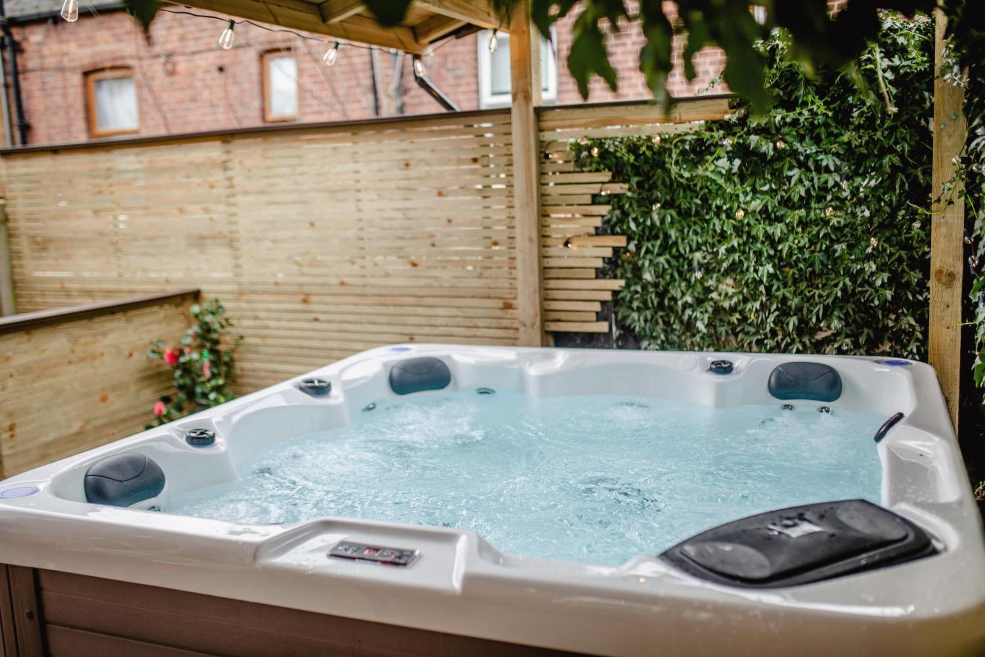 Modern Central Luxury Home With Hot Tub Sauna 11Ppl Sheffield Bagian luar foto